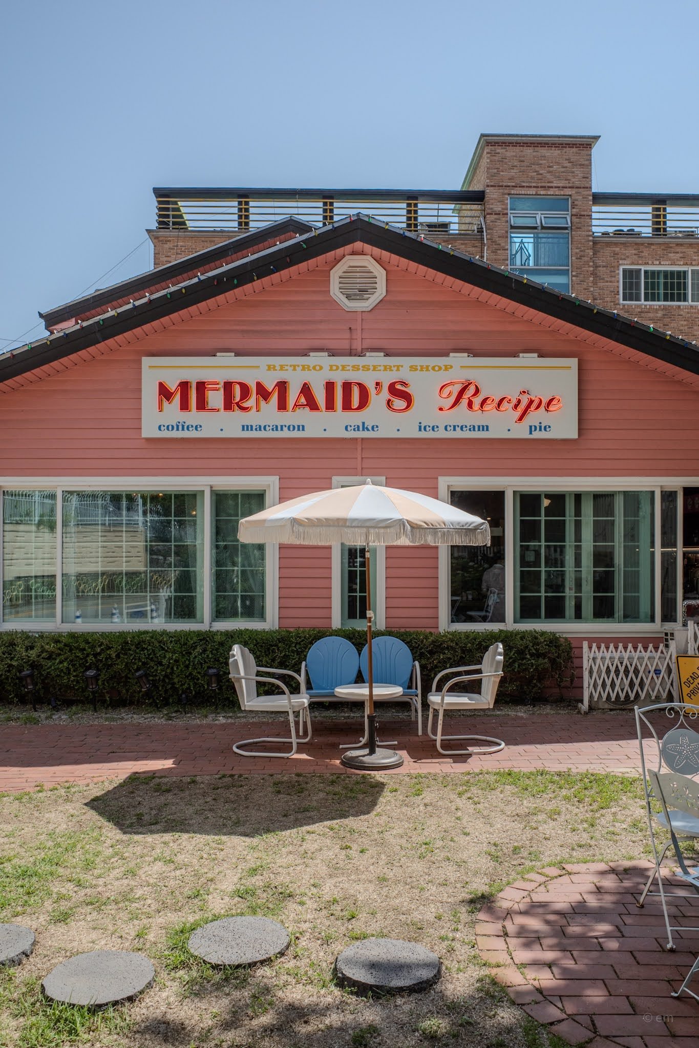 Discover American Teen Movie Magic at Mermaid's Recipe Café in Korea R0011941
