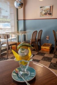 [Lost] Moon Landing: A Retro American-Style Cafe in Bogwang-dong